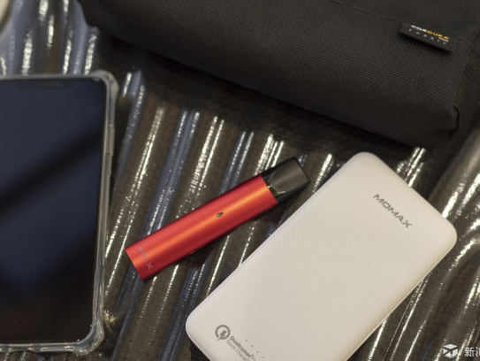 悦刻无限电子烟测评：无线充电超长续航